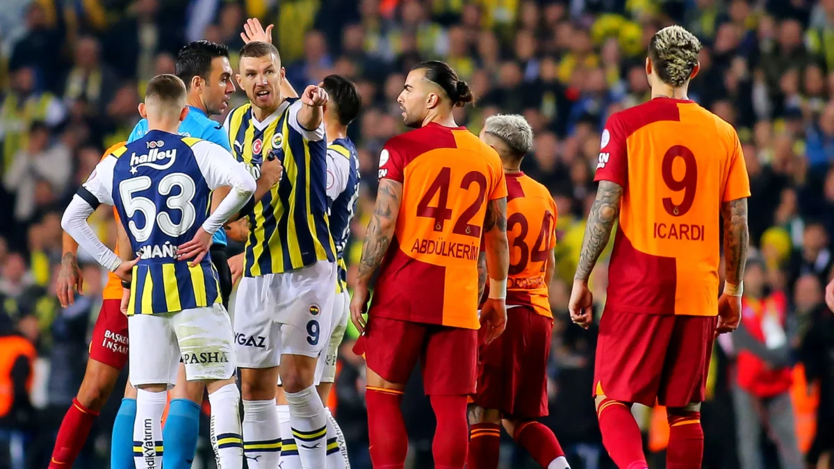 Galatasaray ve Fenerbahçe Arasındaki Şampiyonluk Mücadelesi