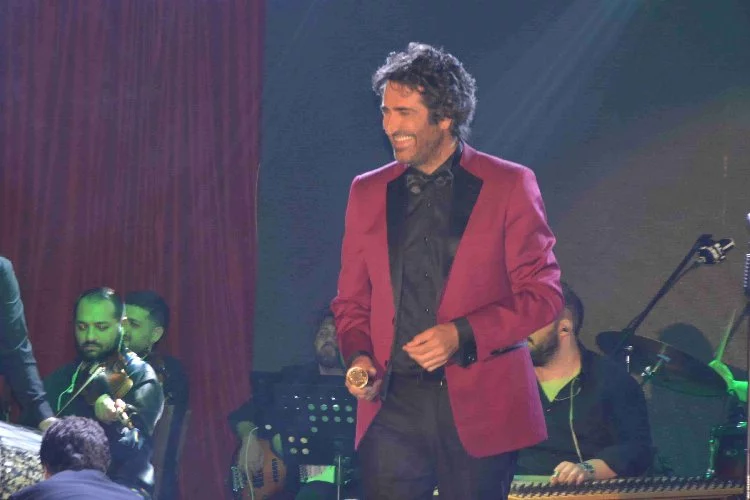 Mahsun Kırmızıgül, Azerbaycan'da Müzikseverlerle Buluşacak